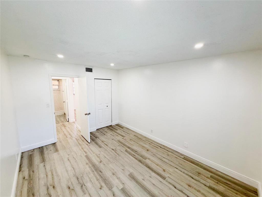 CORAL GARDENS CONDO - Residential