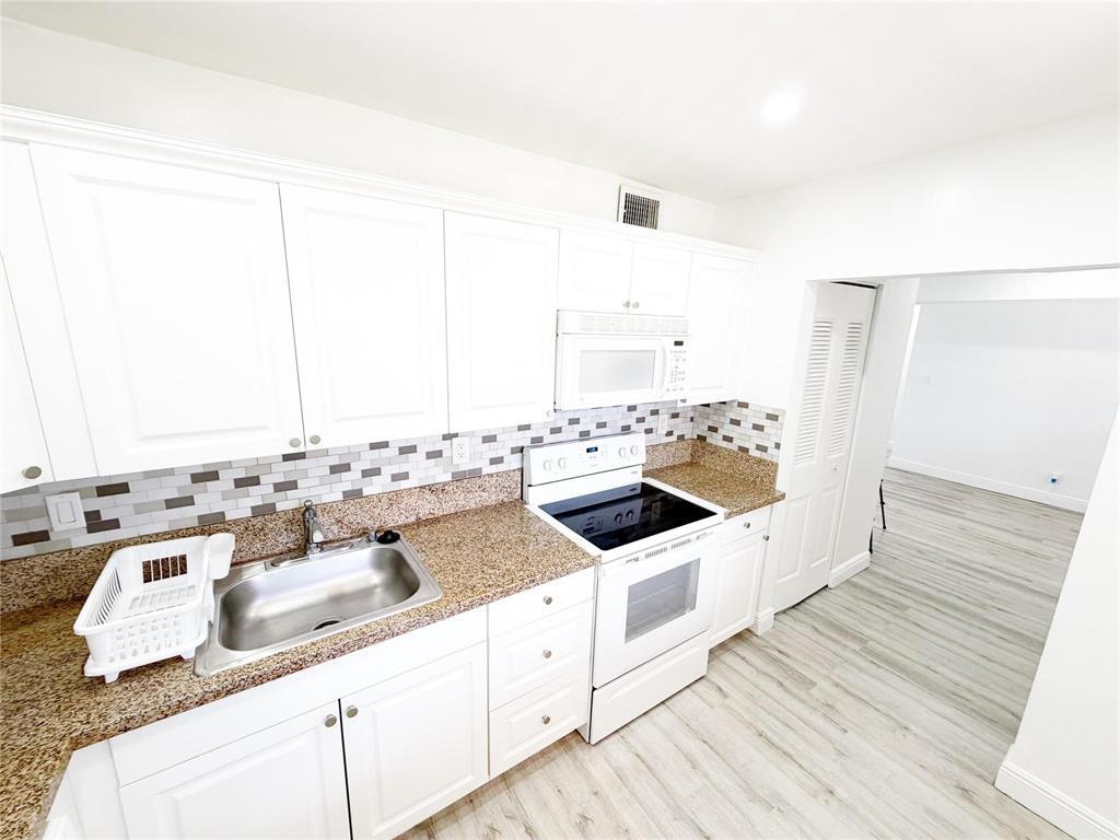 CORAL GARDENS CONDO - Residential