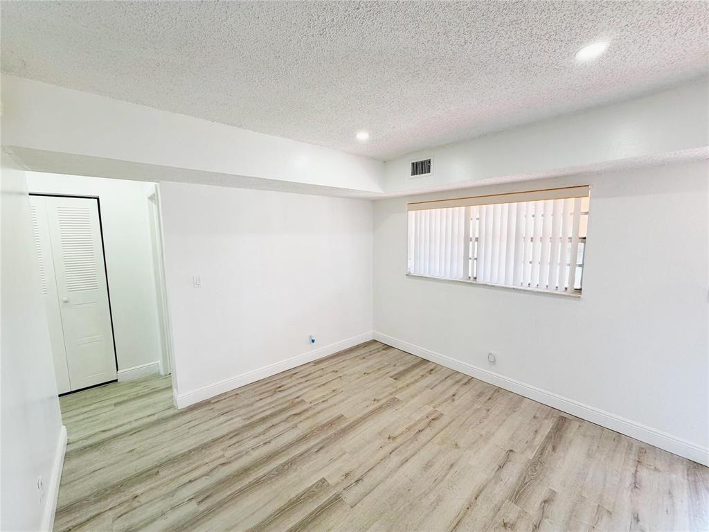 CORAL GARDENS CONDO - Residential