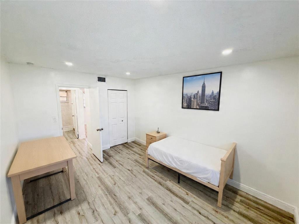 CORAL GARDENS CONDO - Residential