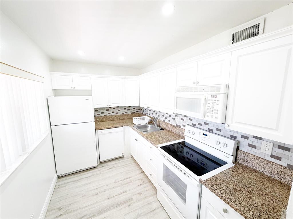 CORAL GARDENS CONDO - Residential