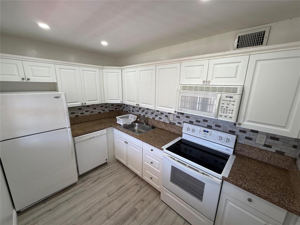CORAL GARDENS CONDO - Residential