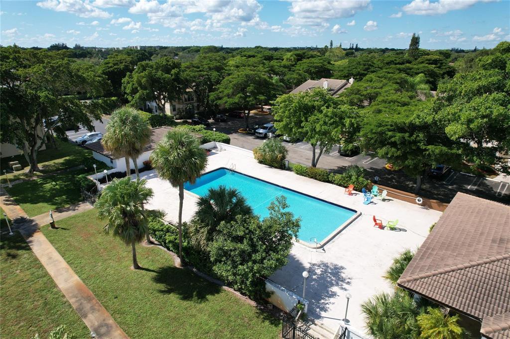 CORAL GARDENS CONDO - Residential