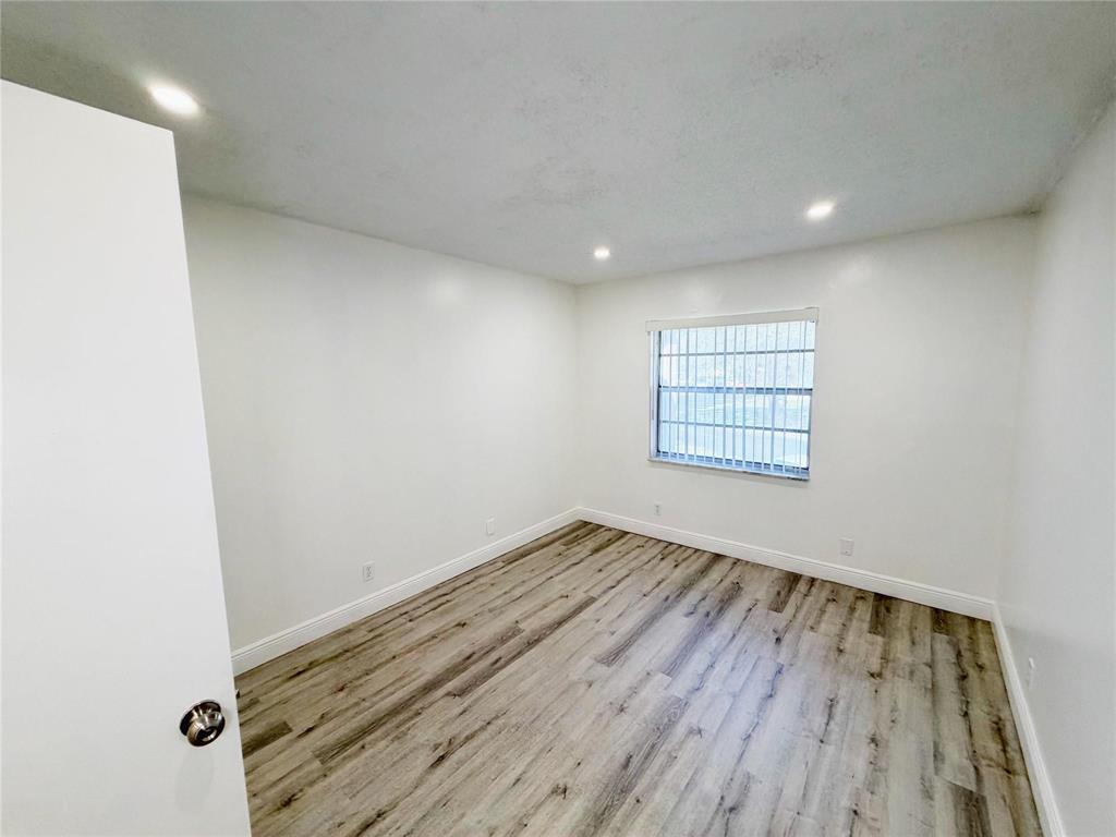 CORAL GARDENS CONDO - Residential