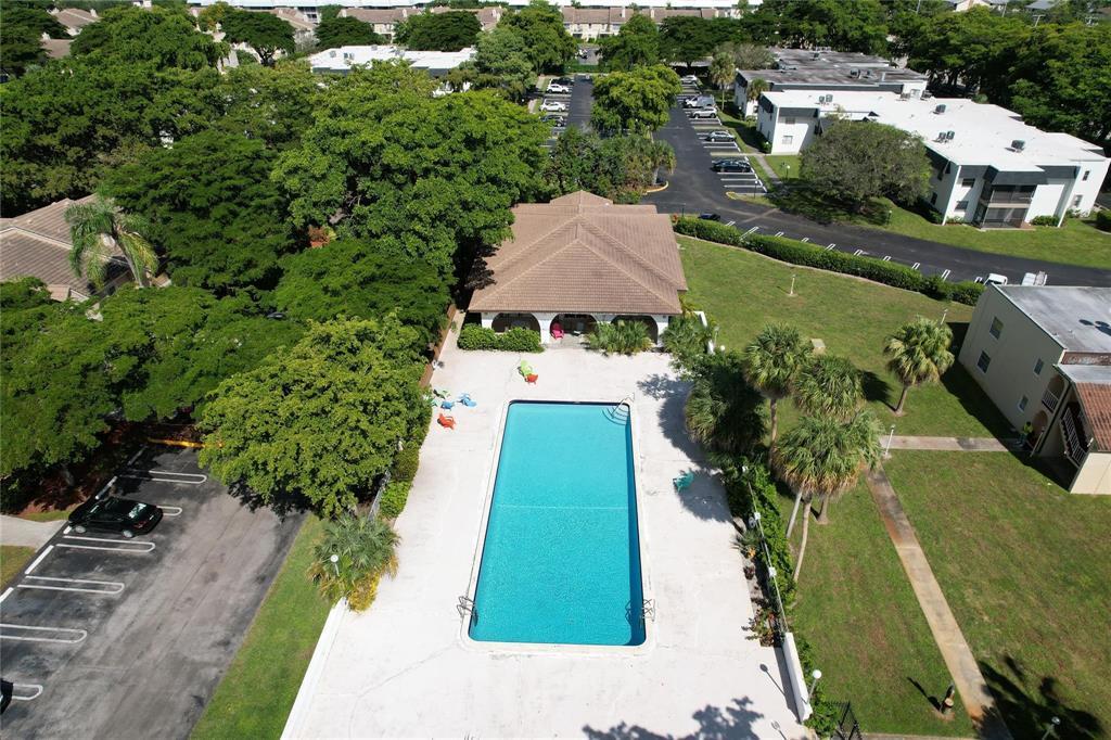 CORAL GARDENS CONDO - Residential