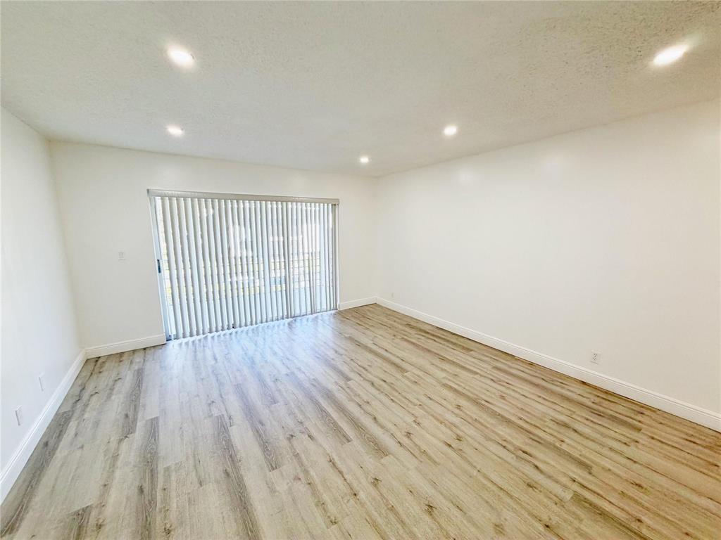CORAL GARDENS CONDO - Residential