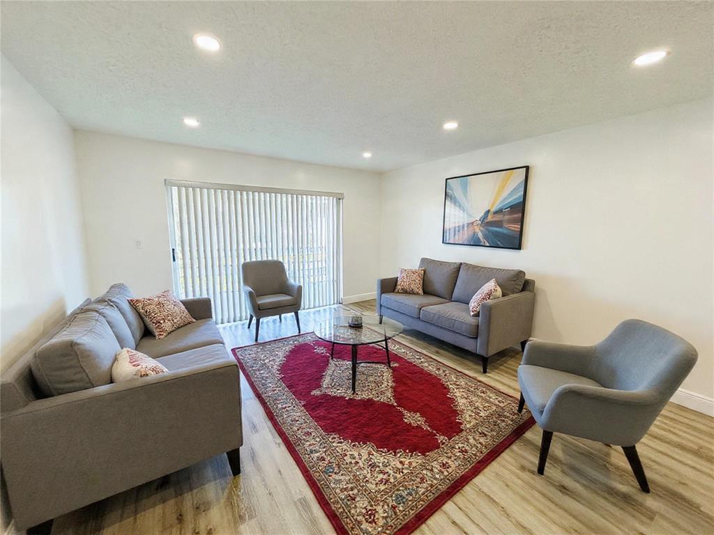 CORAL GARDENS CONDO - Residential