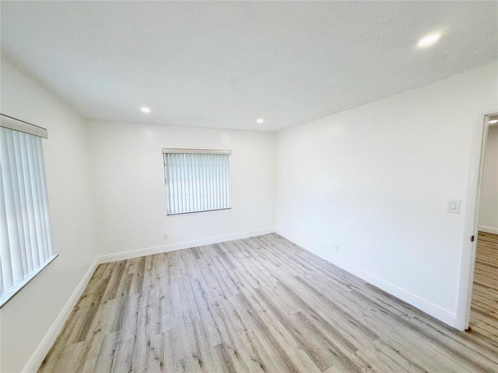 CORAL GARDENS CONDO - Residential