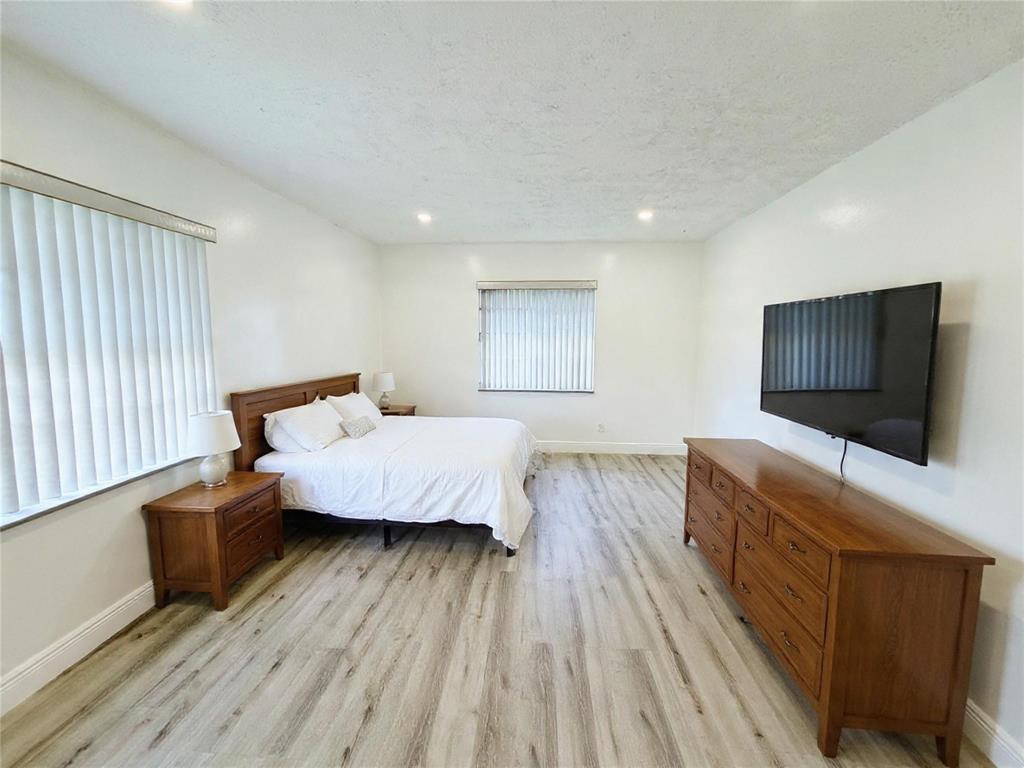 CORAL GARDENS CONDO - Residential