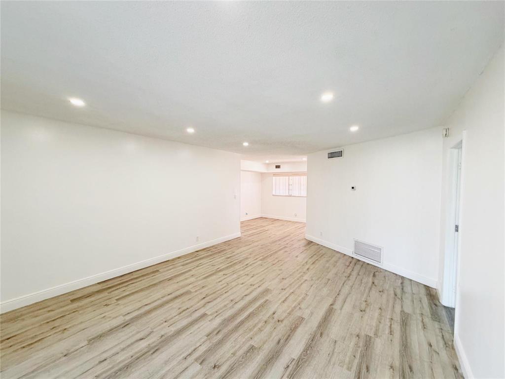 CORAL GARDENS CONDO - Residential