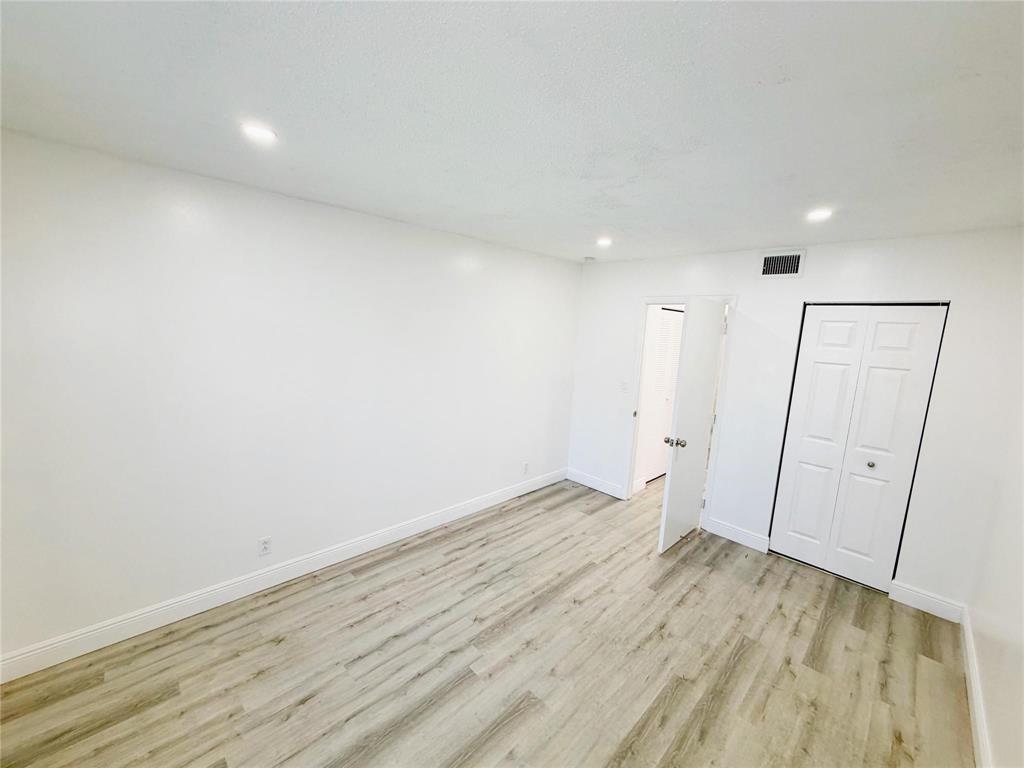 CORAL GARDENS CONDO - Residential