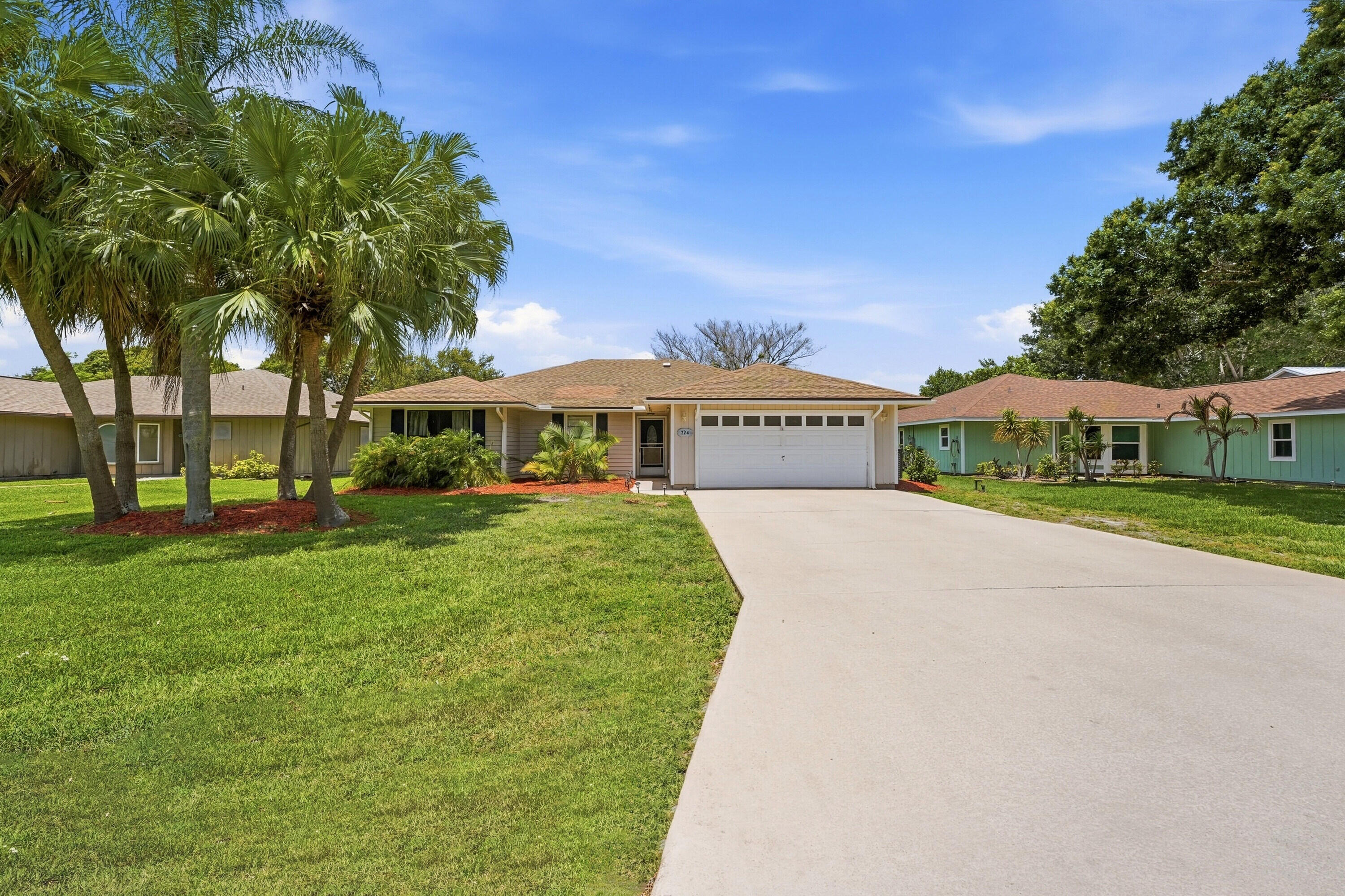 Located in the desirable Tierra Linda Estates community, this 3 bedroom, 2 bathroom single pool home offers comfort and great entertaining space. Enjoy a screened pool enclosure perfect for relaxing year round, along with a cozy wood burning fireplace that adds warmth and character to the living area. The home also features an additional wet bar area, ideal for hosting guests or creating your own entertainment space. A great opportunity to own in an established neighborhood.