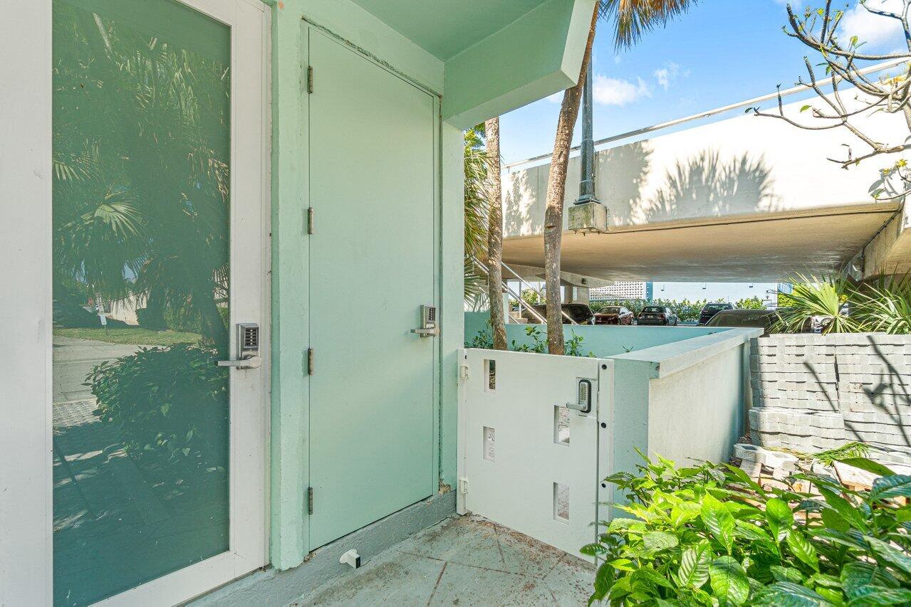 INTRACOASTAL CONDO - Residential Lease