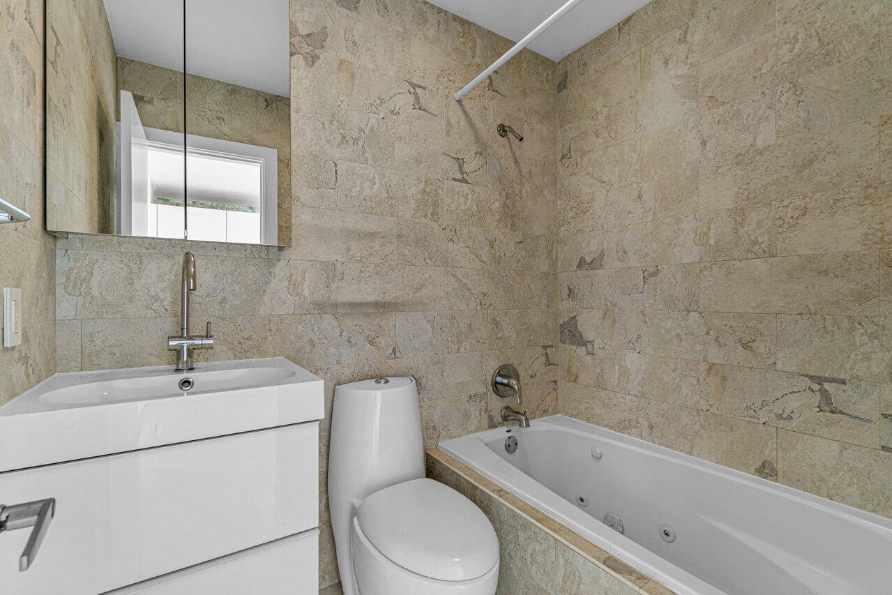 INTRACOASTAL CONDO - Residential Lease