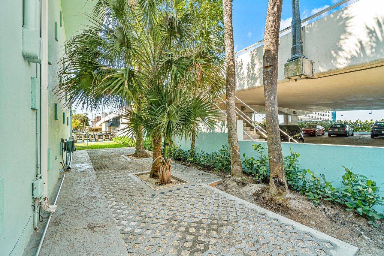 INTRACOASTAL CONDO - Residential Lease