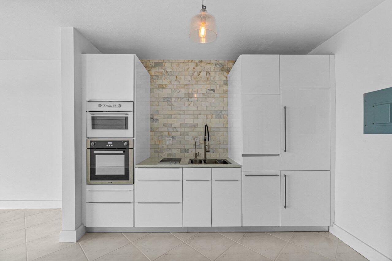 INTRACOASTAL CONDO - Residential Lease