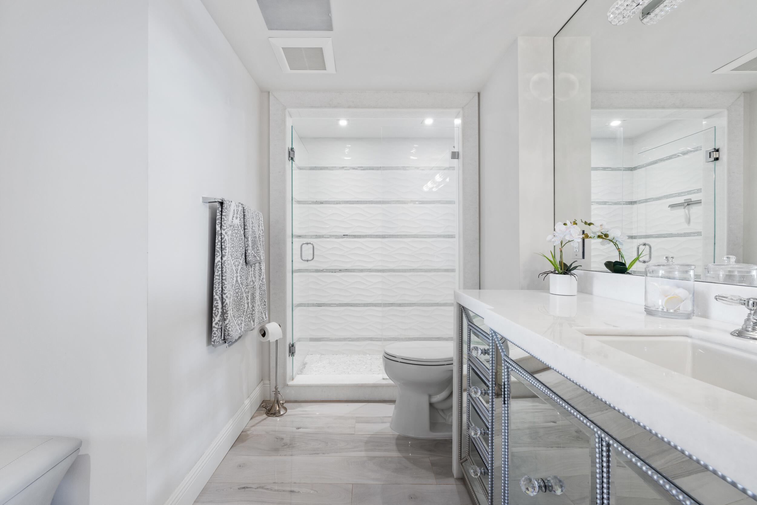 TWENTY TWO NINETY FIVE SOUTH OCEAN BLVD - Residential