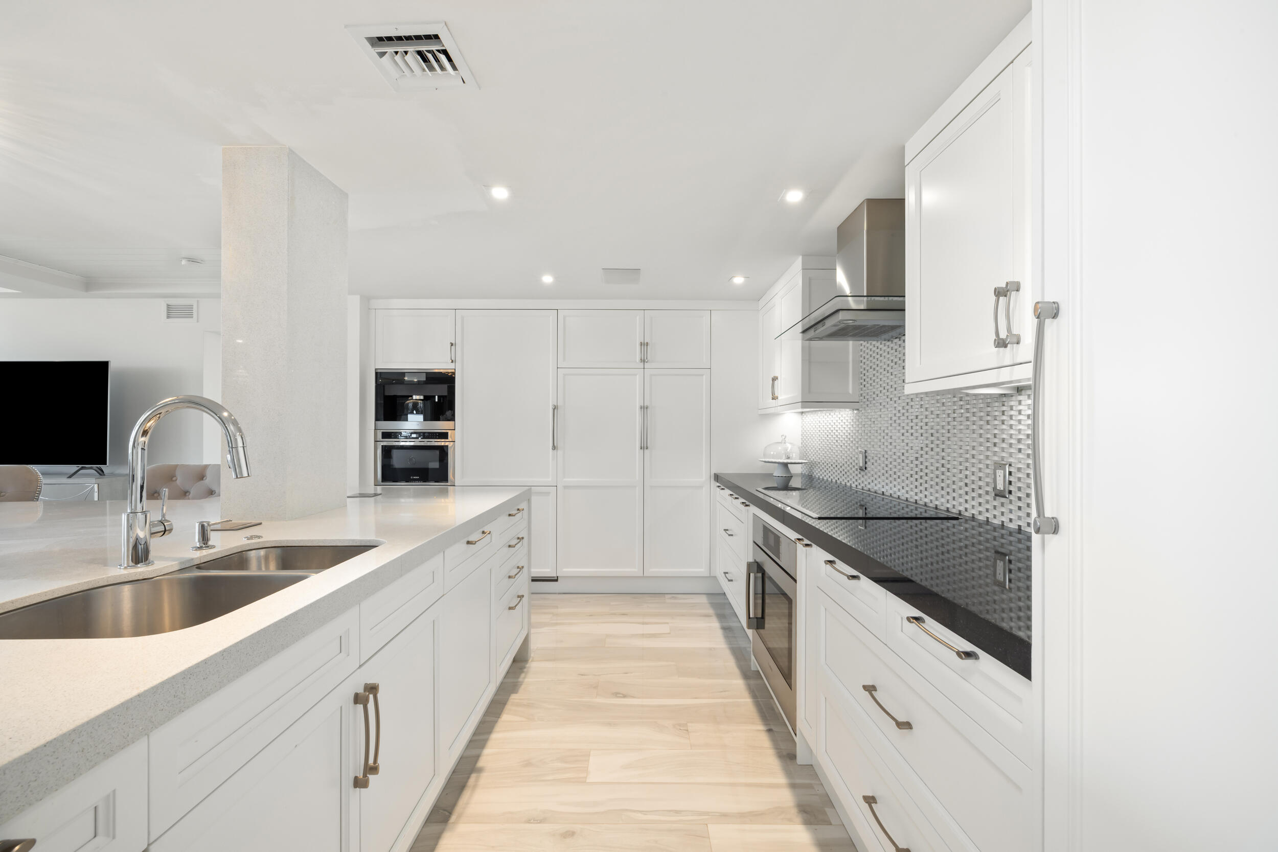 TWENTY TWO NINETY FIVE SOUTH OCEAN BLVD - Residential