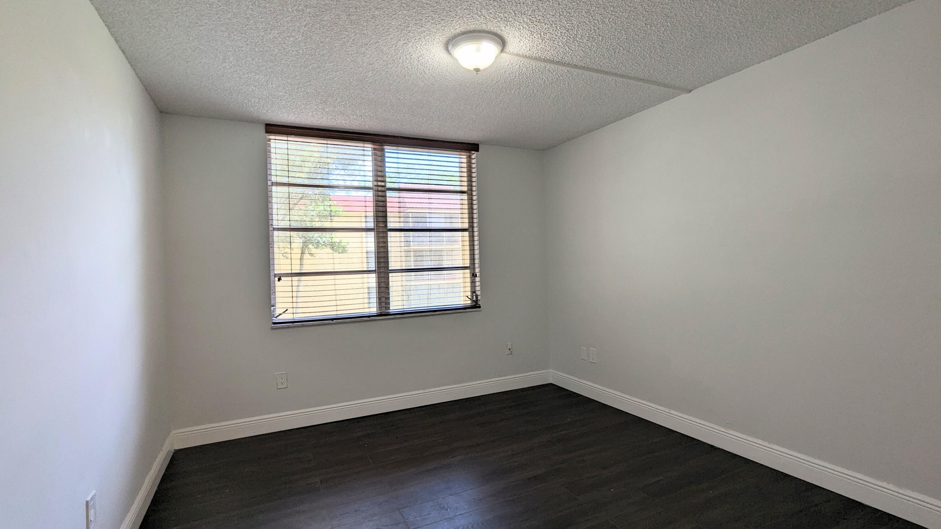 FOXCROFT APTS INC CONDO - Residential Lease