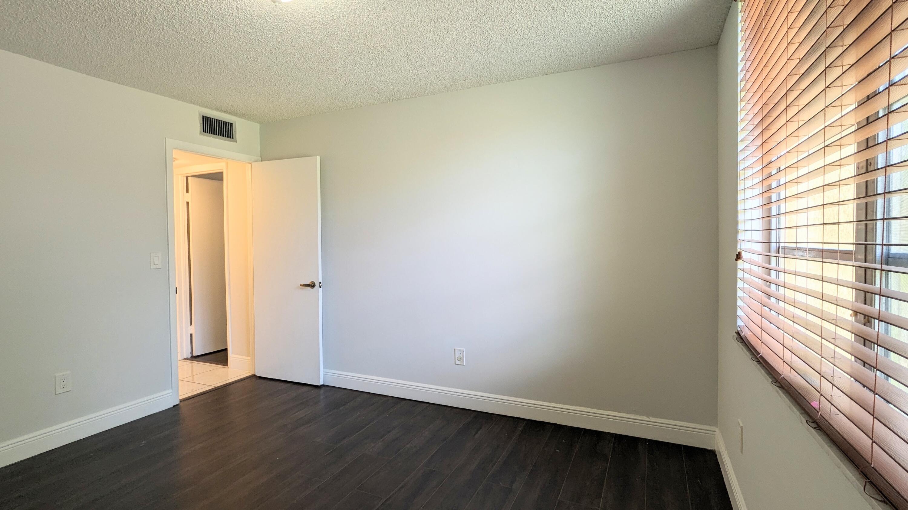 FOXCROFT APTS INC CONDO - Residential Lease