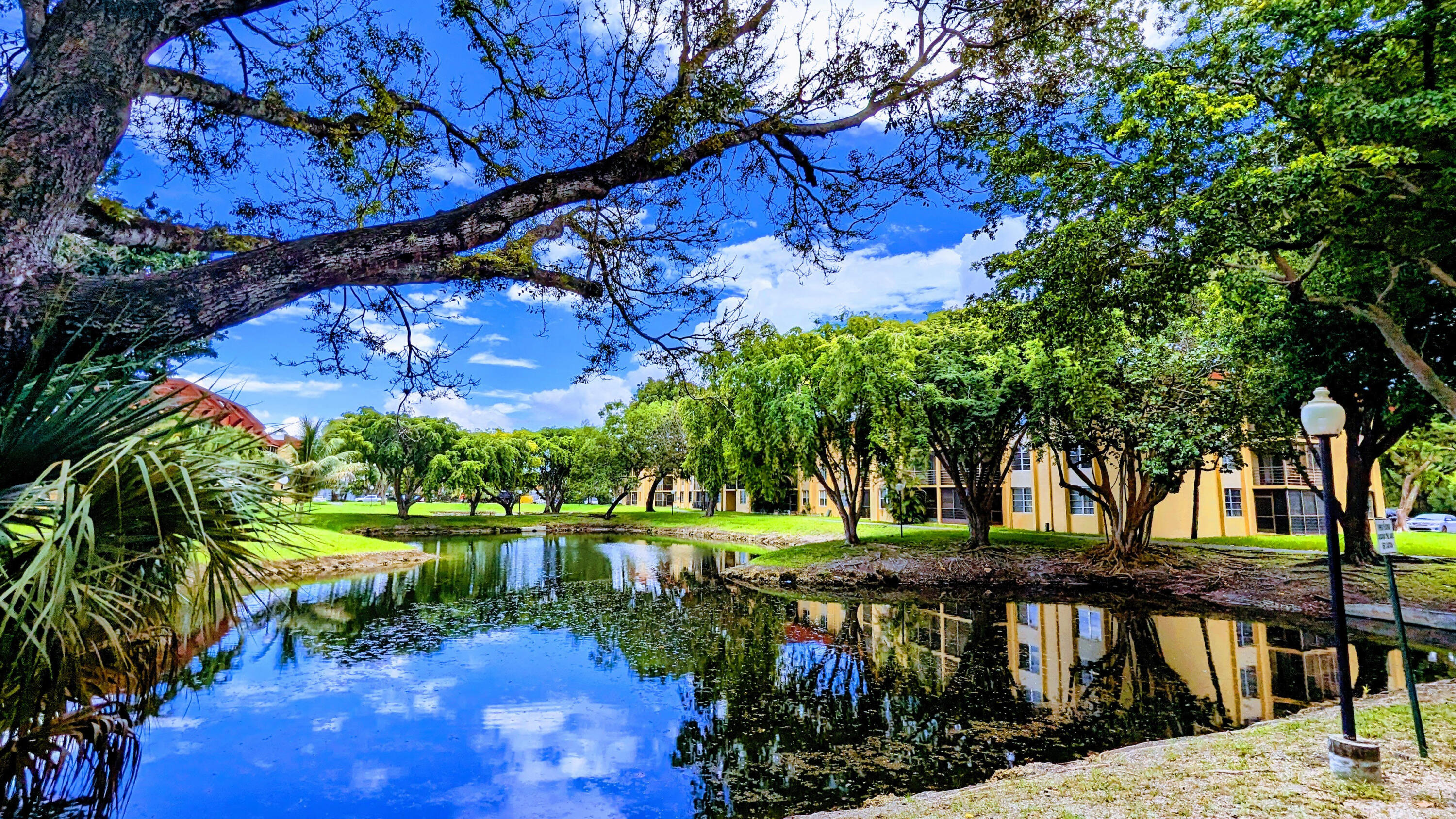 FOXCROFT APTS INC CONDO - Residential Lease