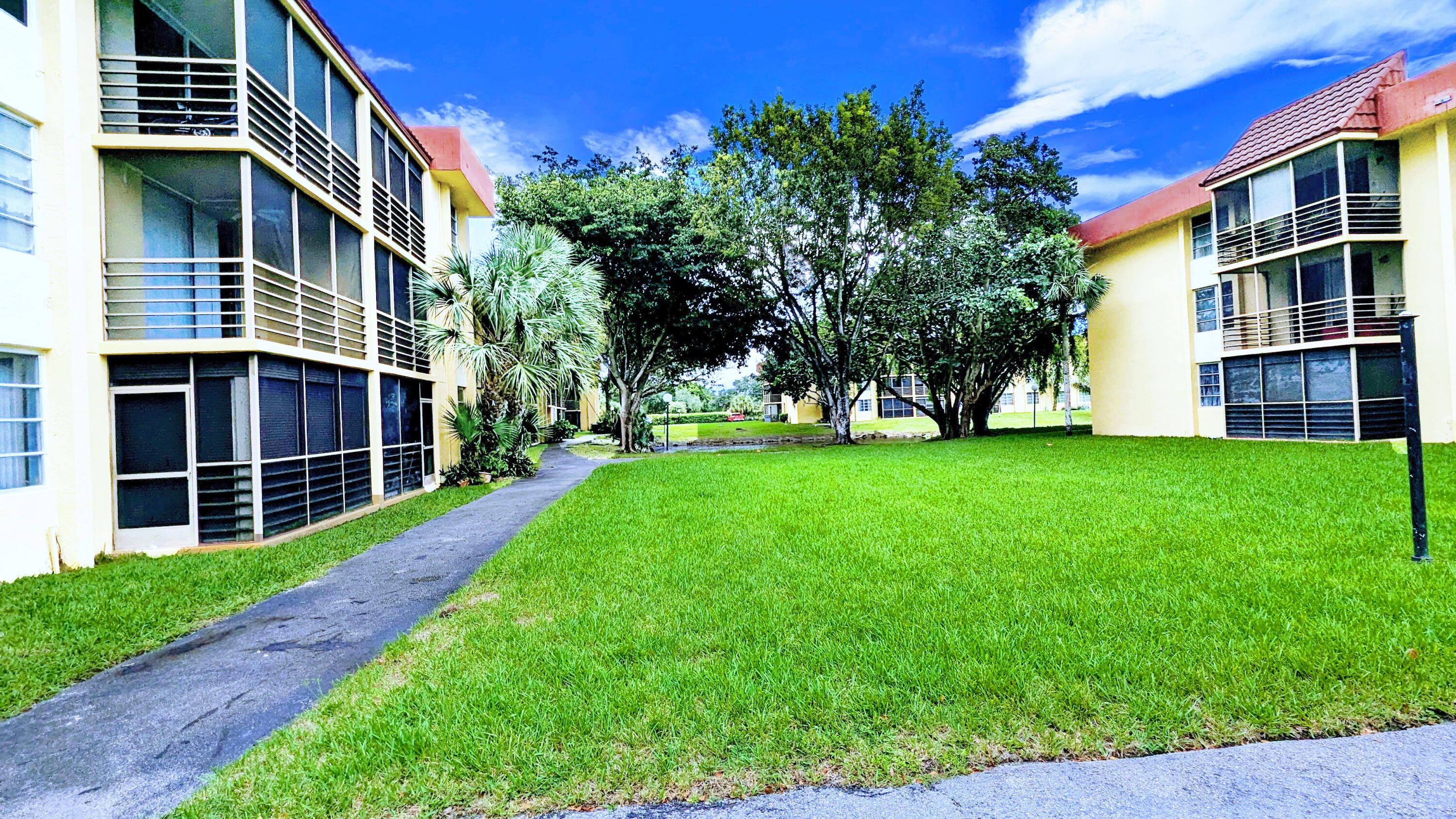 FOXCROFT APTS INC CONDO - Residential Lease
