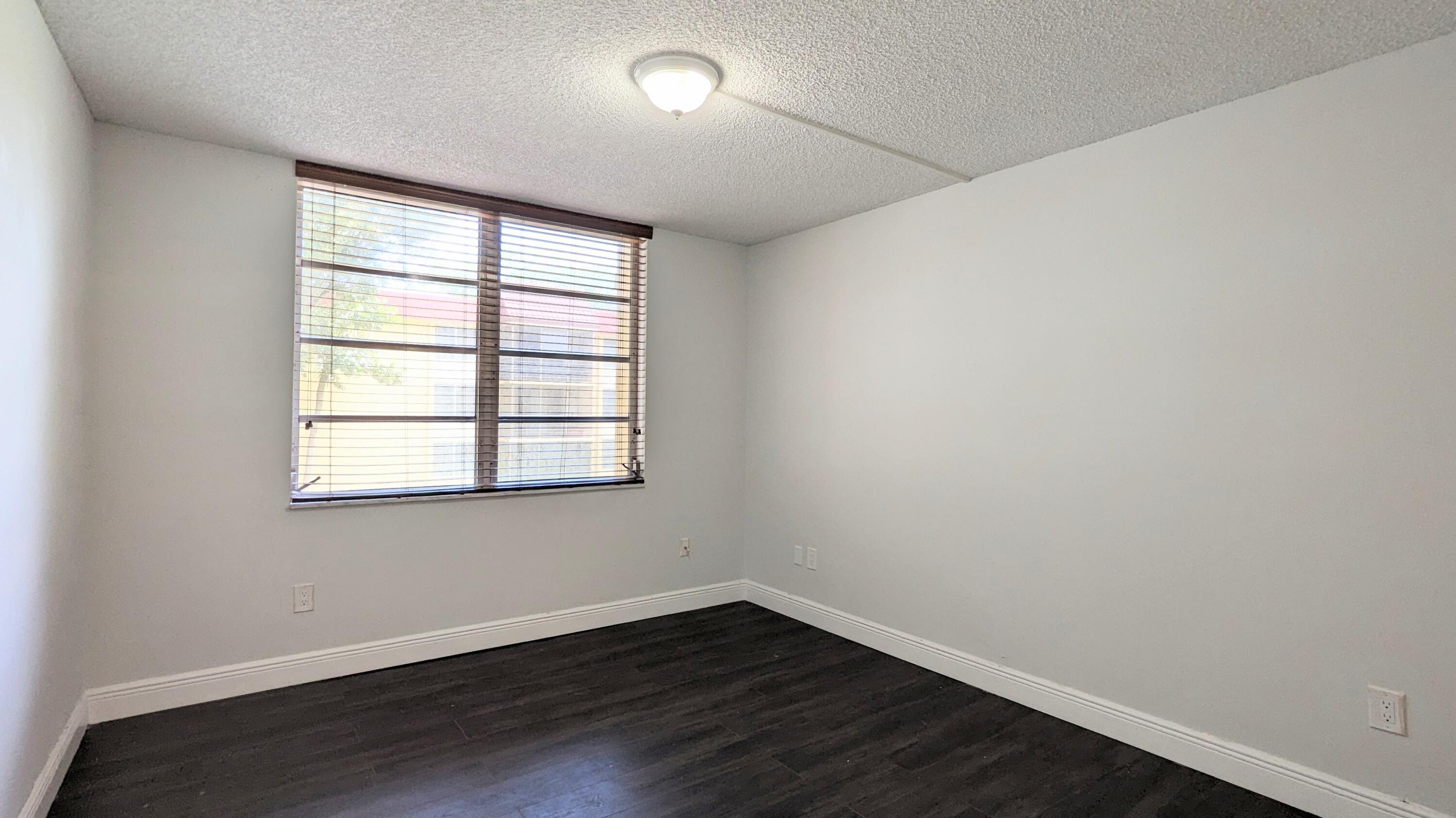 FOXCROFT APTS INC CONDO - Residential Lease