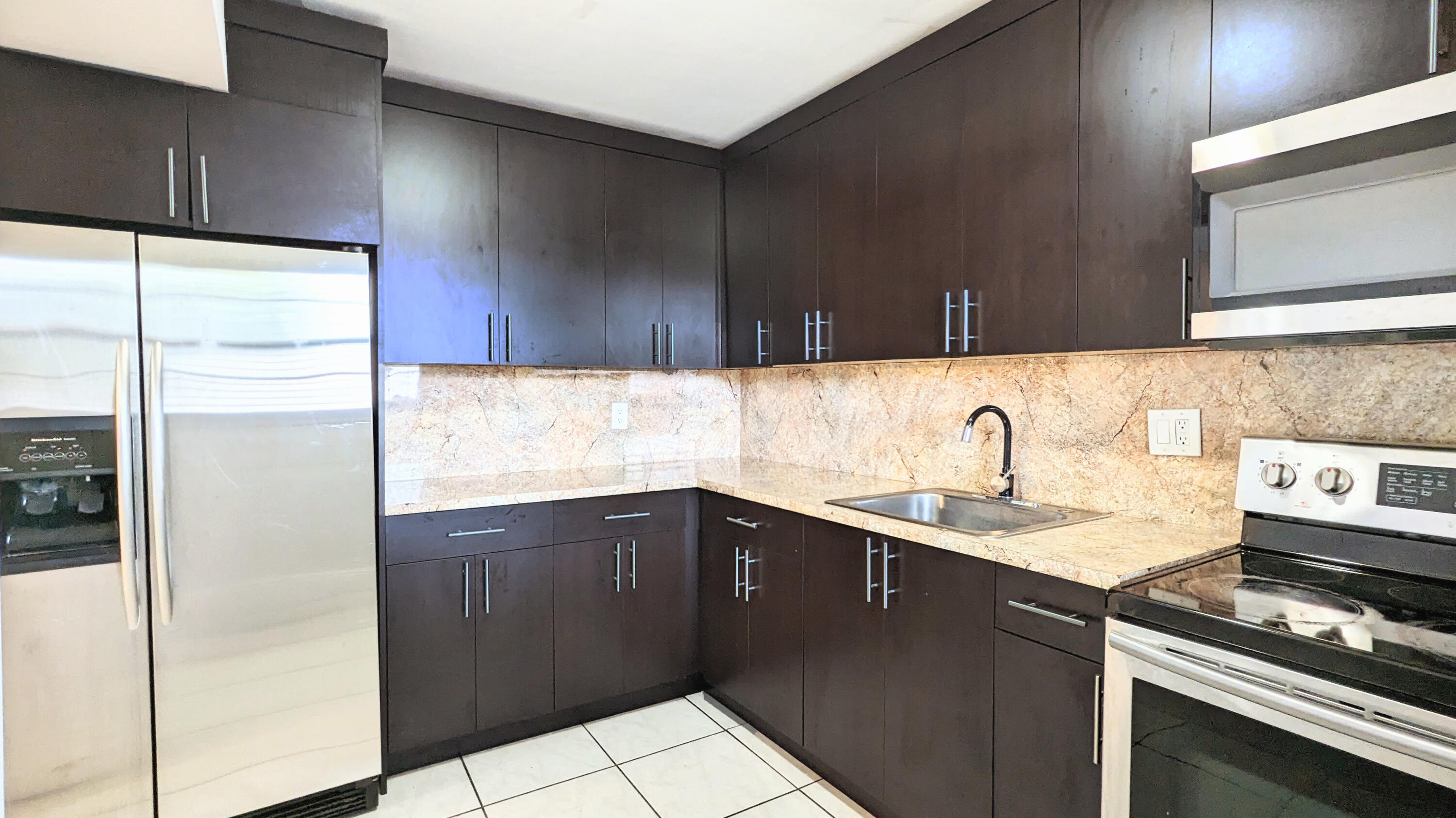 FOXCROFT APTS INC CONDO - Residential Lease