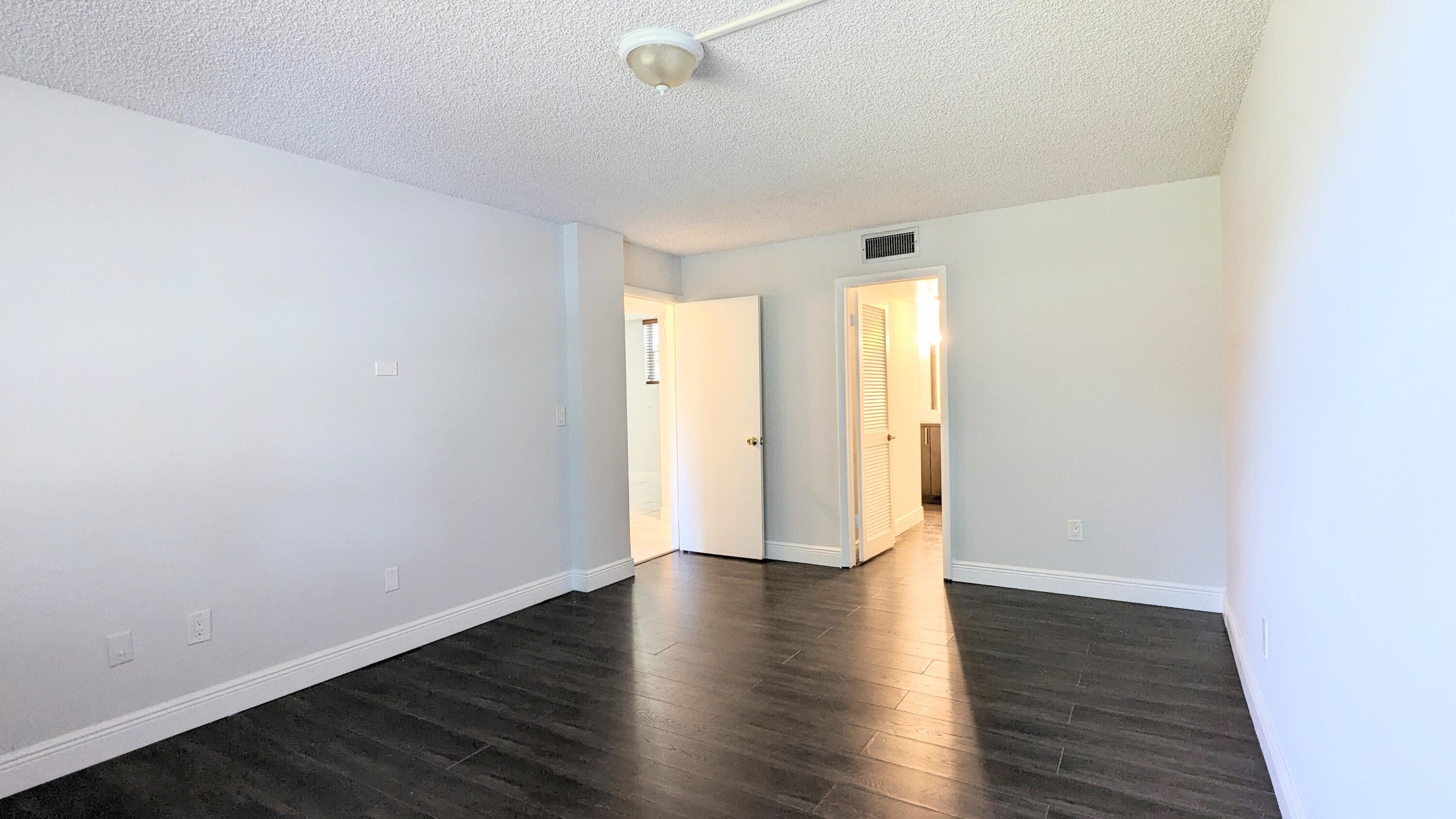 FOXCROFT APTS INC CONDO - Residential Lease