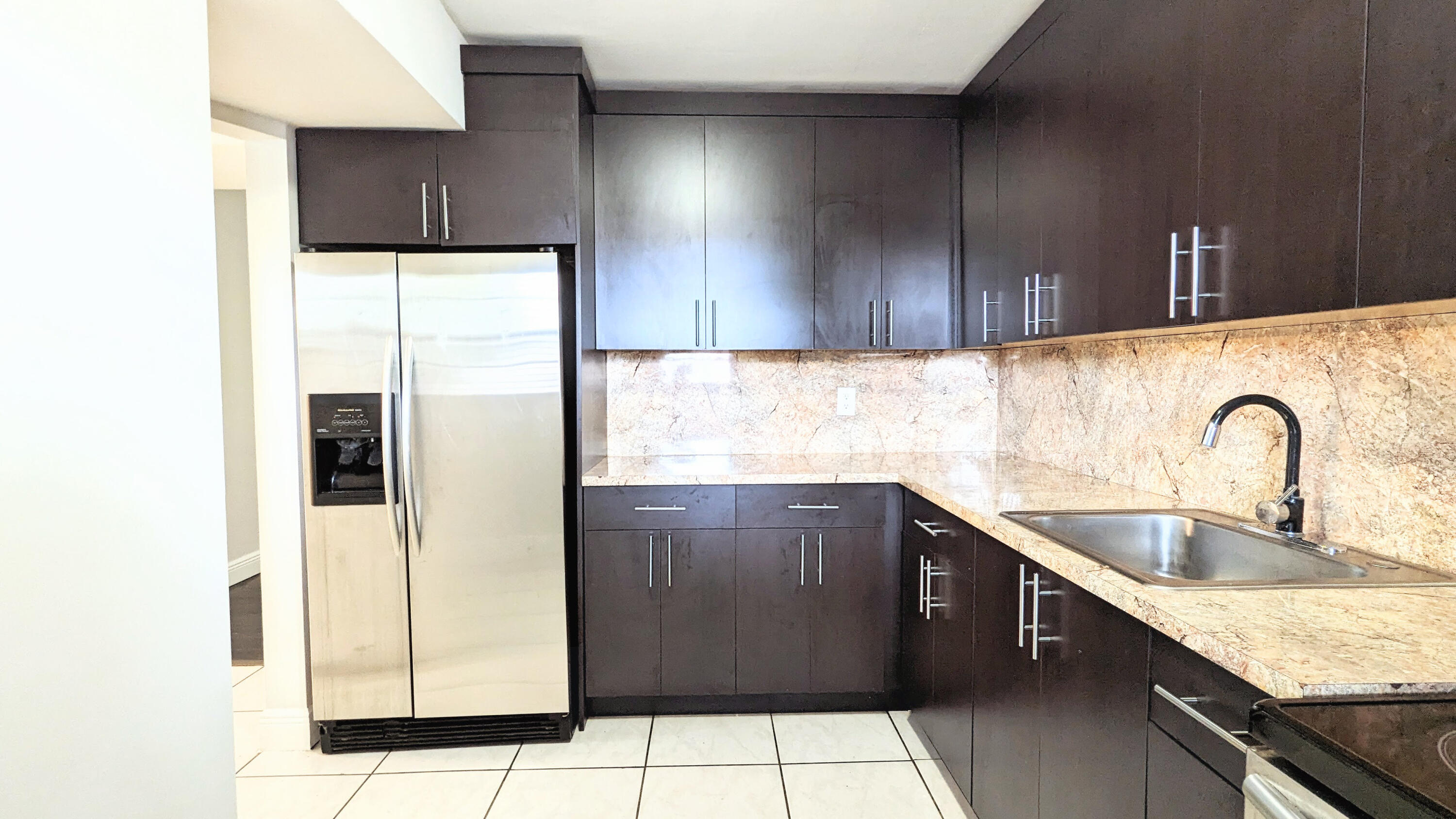 FOXCROFT APTS INC CONDO - Residential Lease