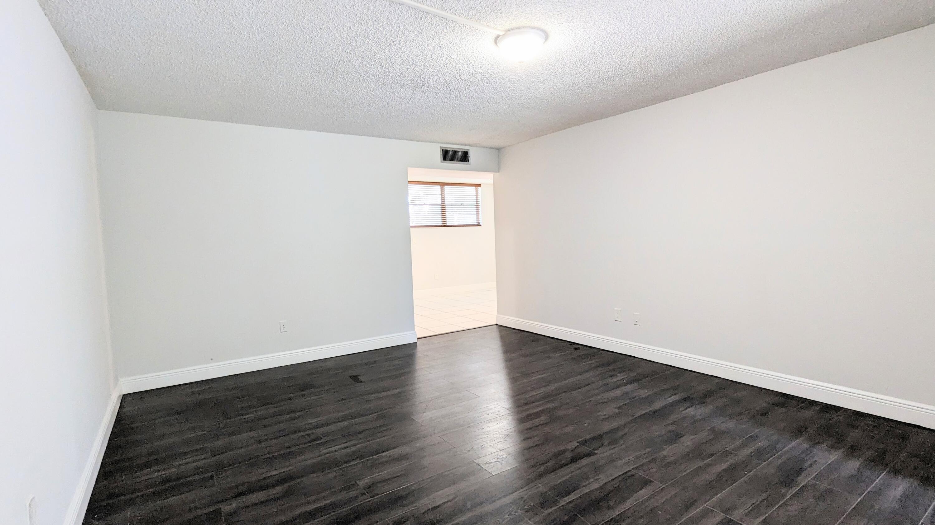 FOXCROFT APTS INC CONDO - Residential Lease