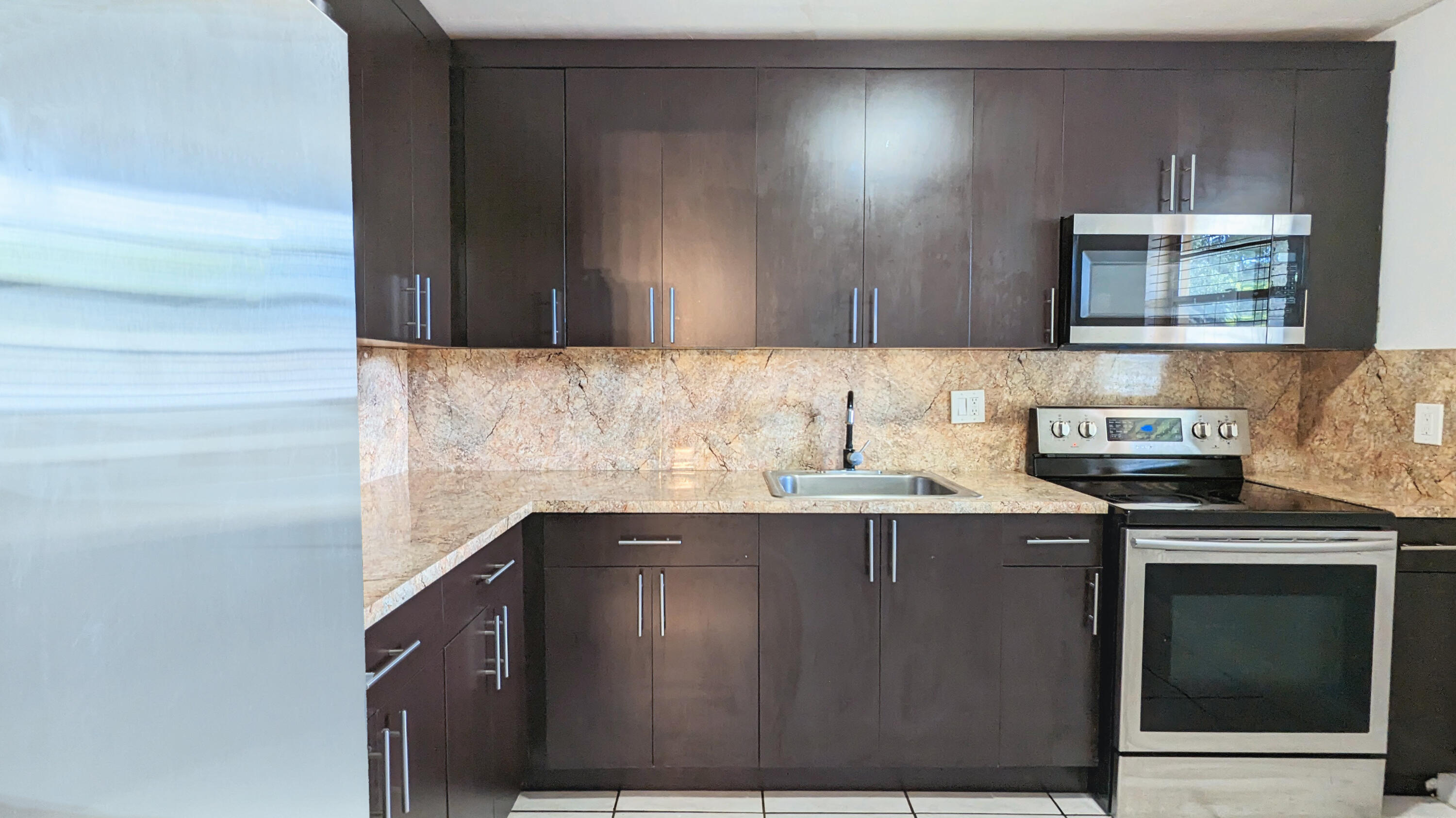 FOXCROFT APTS INC CONDO - Residential Lease