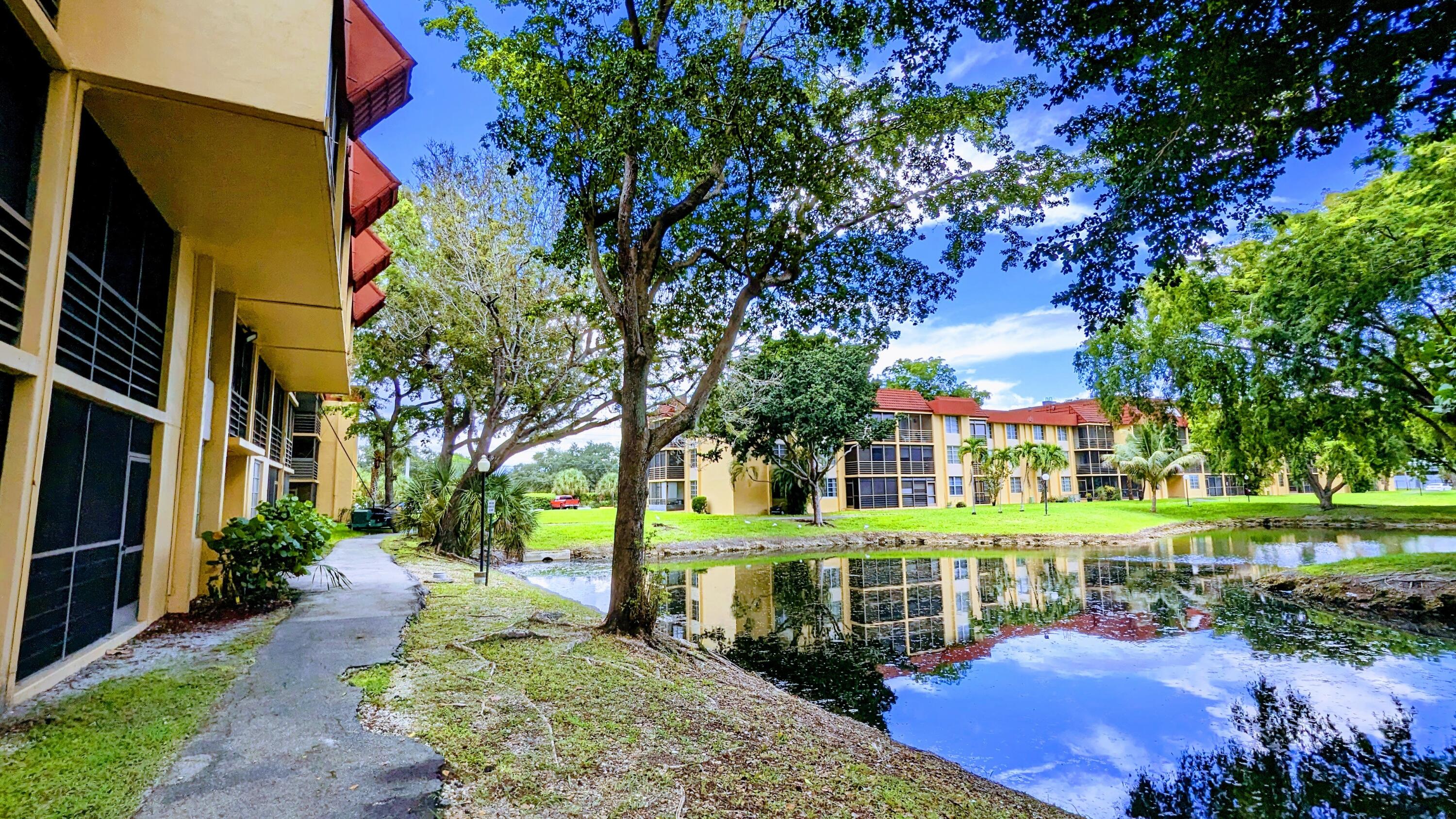 FOXCROFT APTS INC CONDO - Residential Lease
