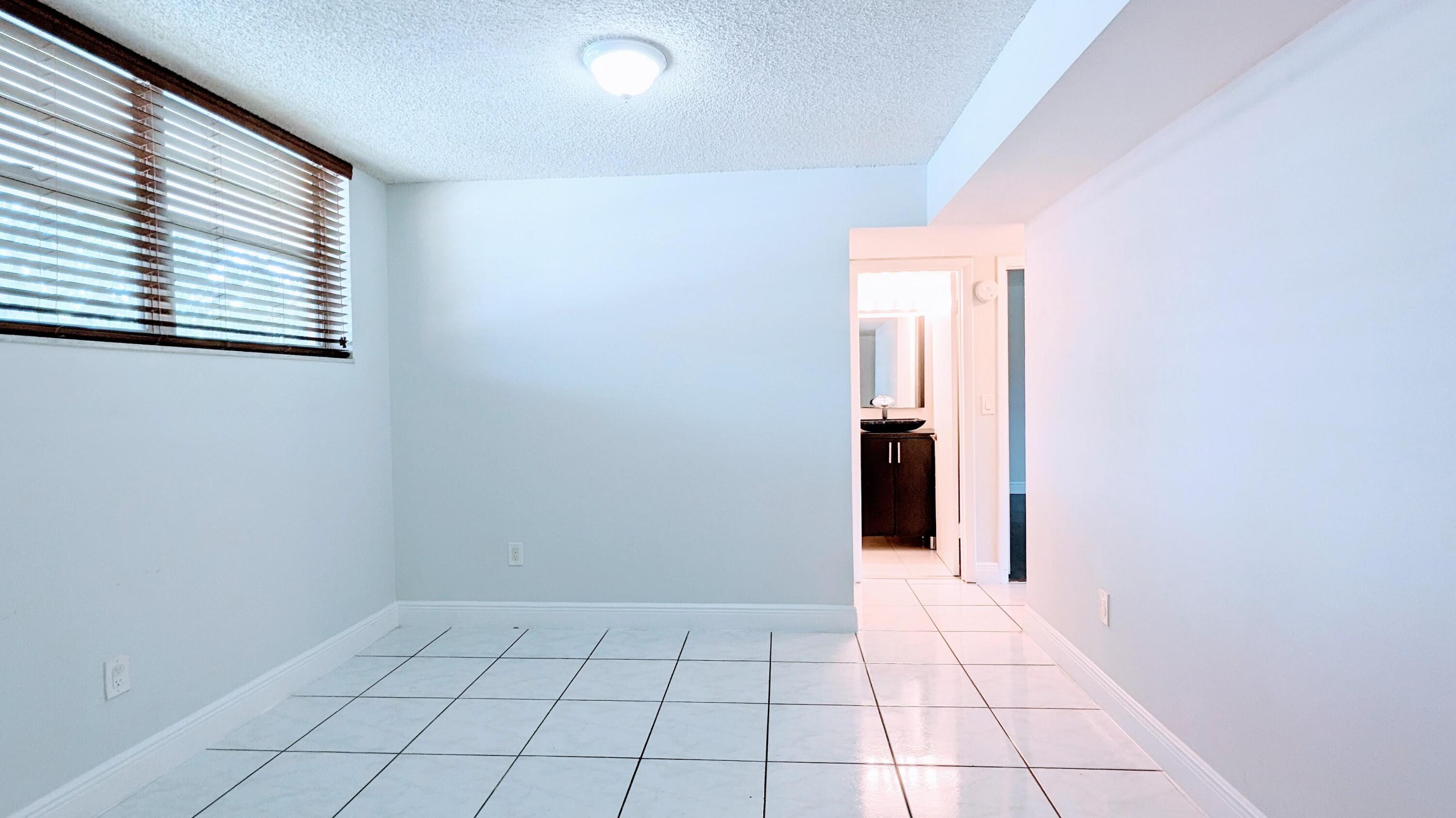 FOXCROFT APTS INC CONDO - Residential Lease