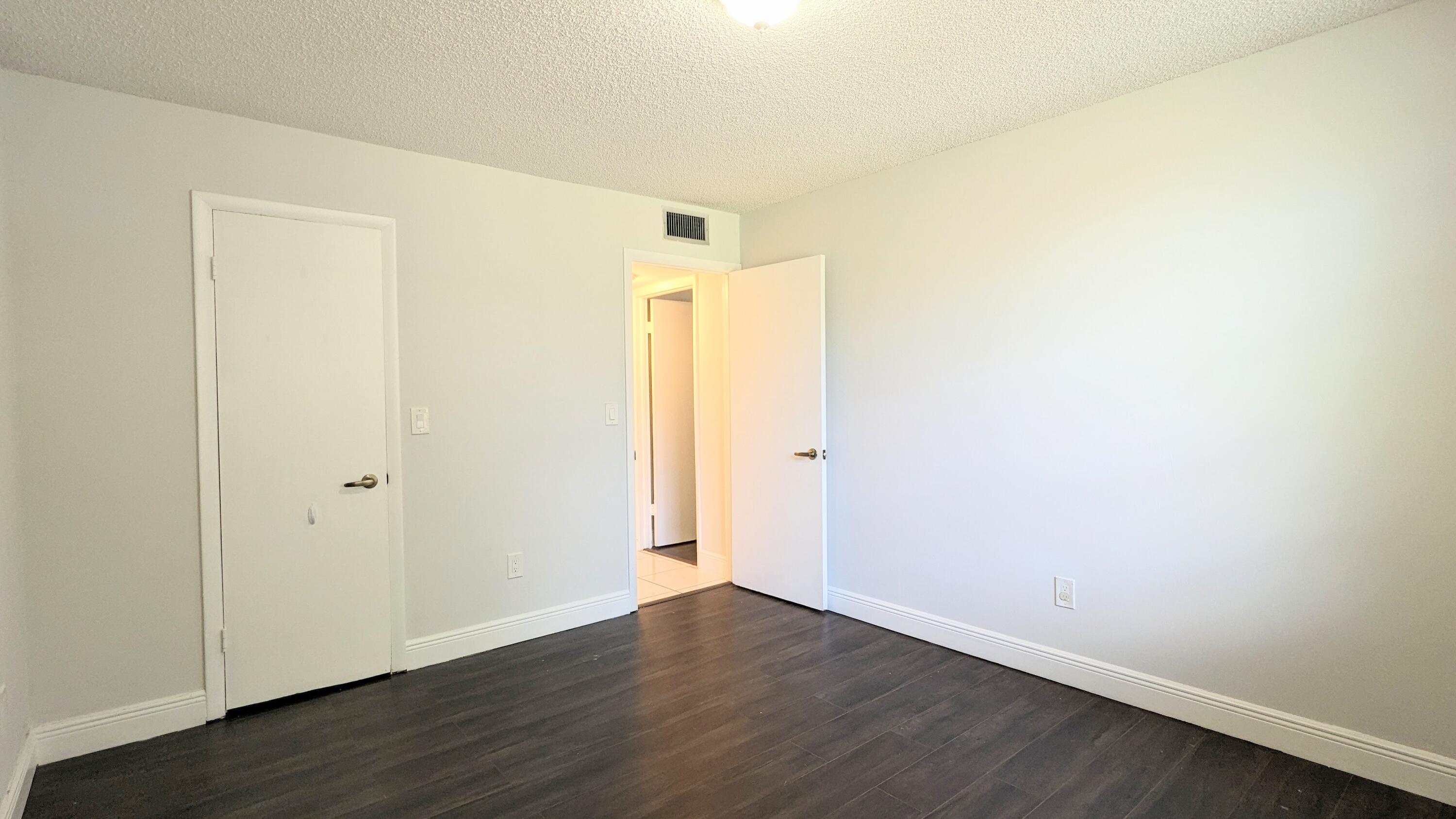 FOXCROFT APTS INC CONDO - Residential Lease