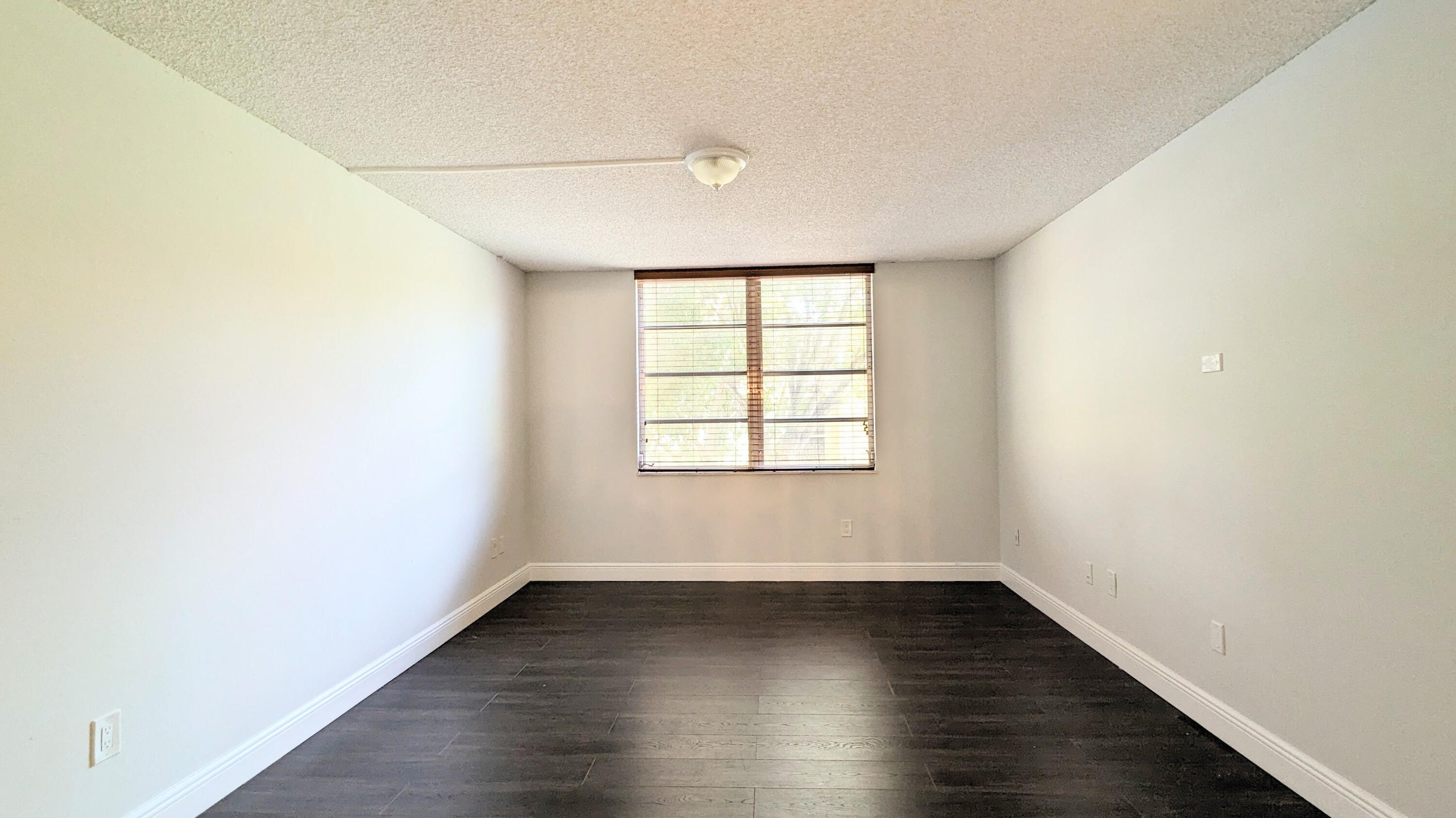 FOXCROFT APTS INC CONDO - Residential Lease