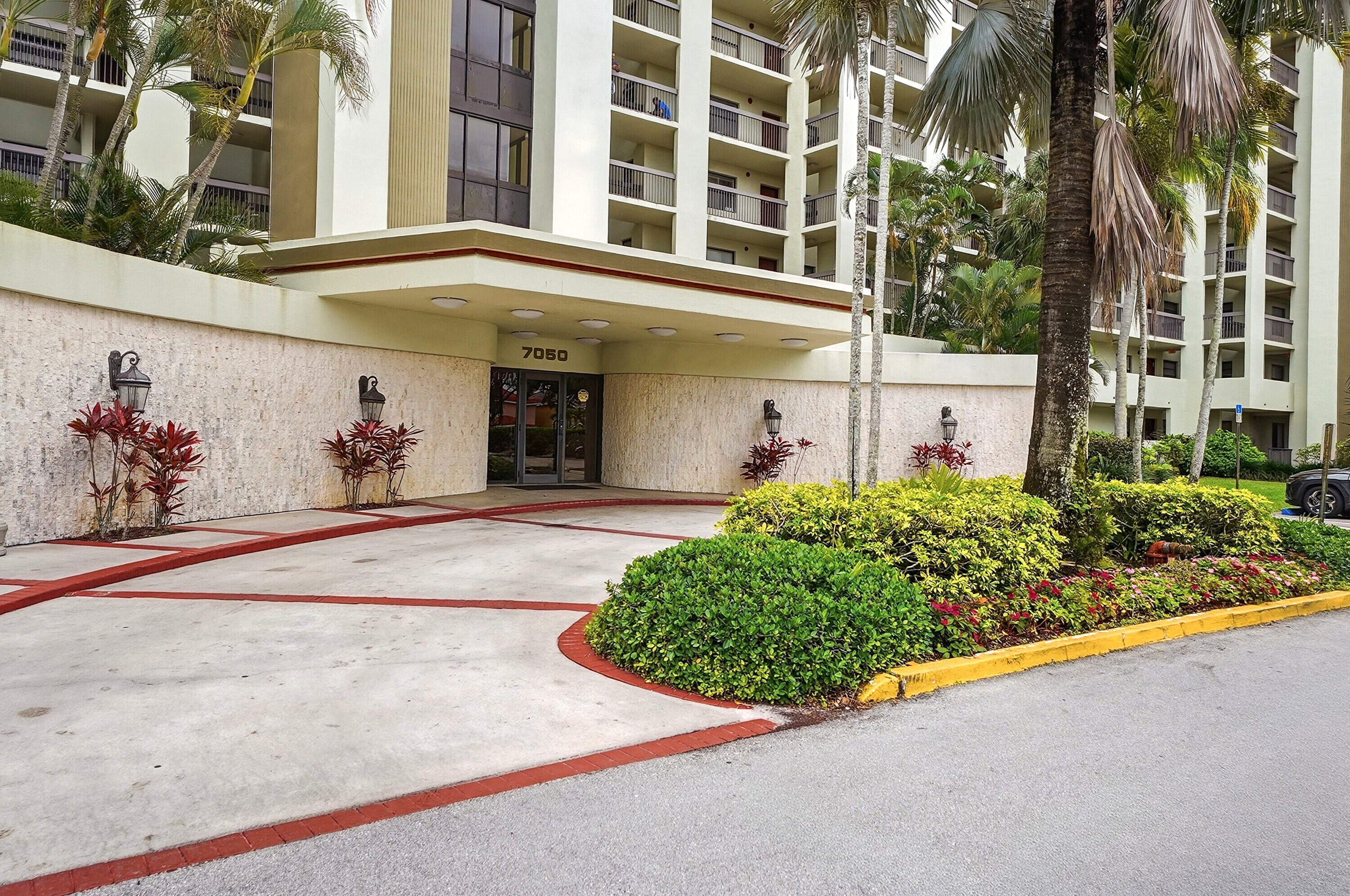 HORIZONS OF INVERRARY CONDO - Residential