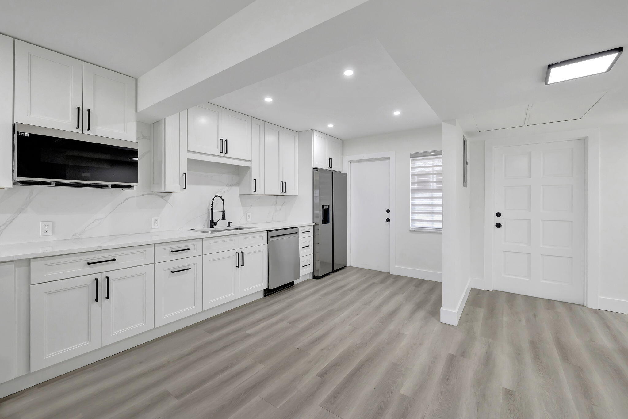 NO 8 PALM-AIRE COUNTRY CLUB - Residential Lease