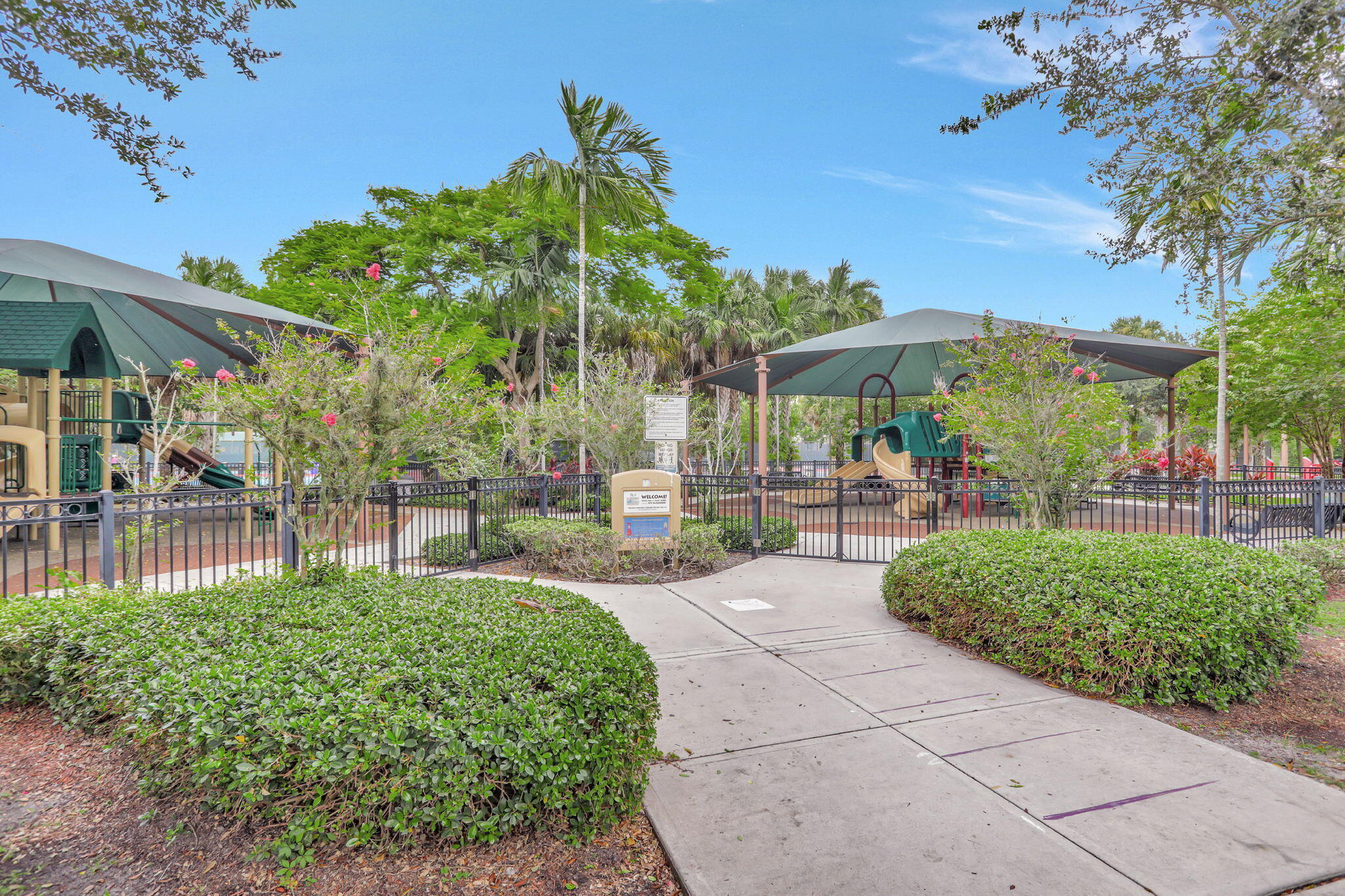 NO 8 PALM-AIRE COUNTRY CLUB - Residential Lease