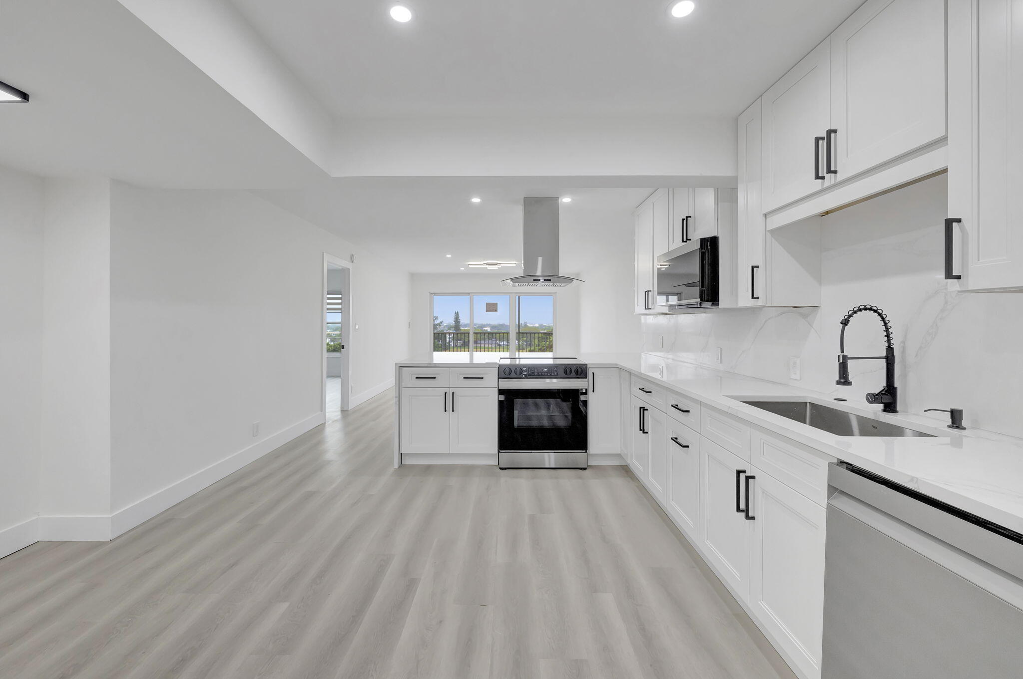 NO 8 PALM-AIRE COUNTRY CLUB - Residential Lease