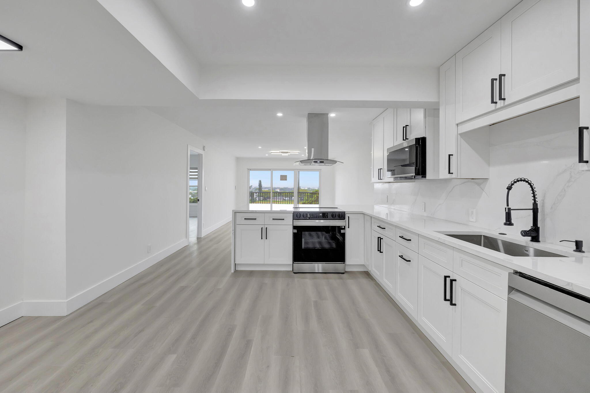 NO 8 PALM-AIRE COUNTRY CLUB - Residential Lease
