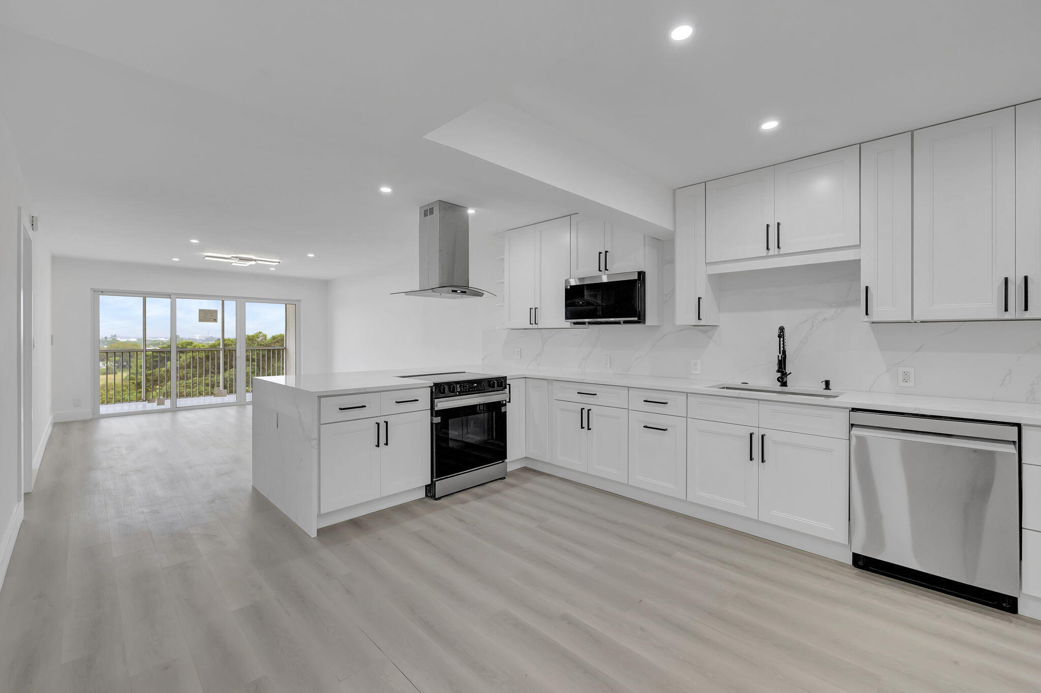 NO 8 PALM-AIRE COUNTRY CLUB - Residential Lease