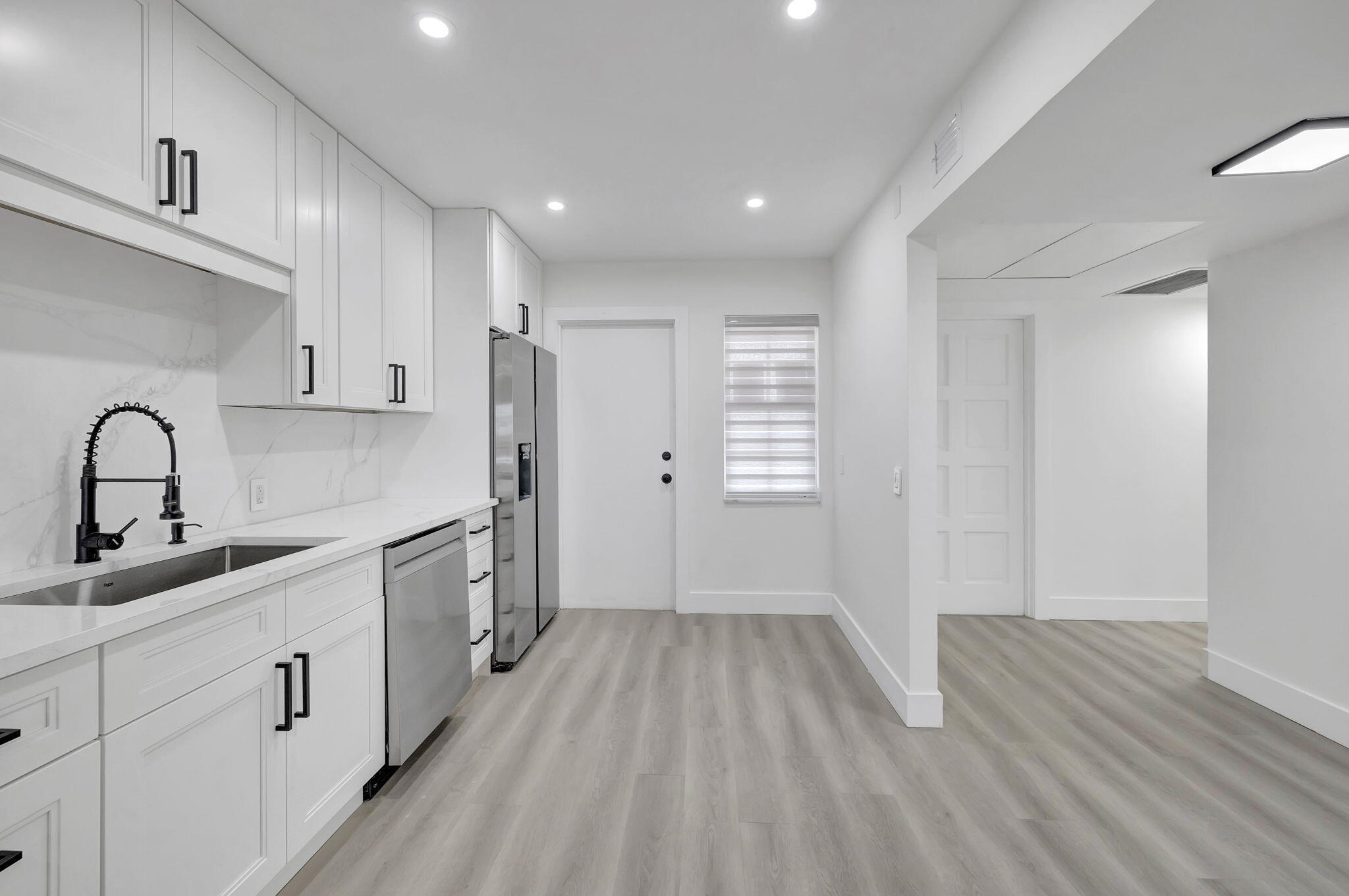 NO 8 PALM-AIRE COUNTRY CLUB - Residential Lease