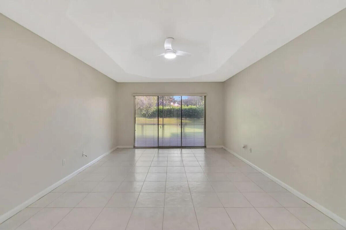 VALENCIA LAKES 3 - Residential Lease