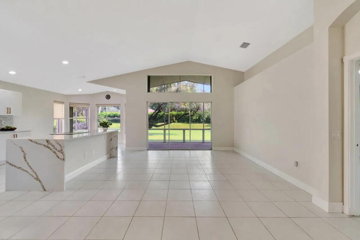 VALENCIA LAKES 3 - Residential Lease