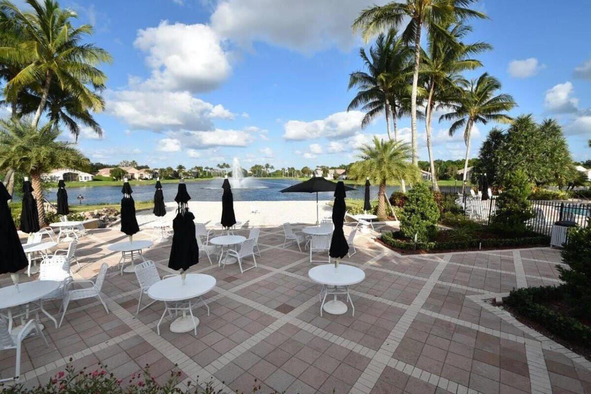 VALENCIA LAKES 3 - Residential Lease