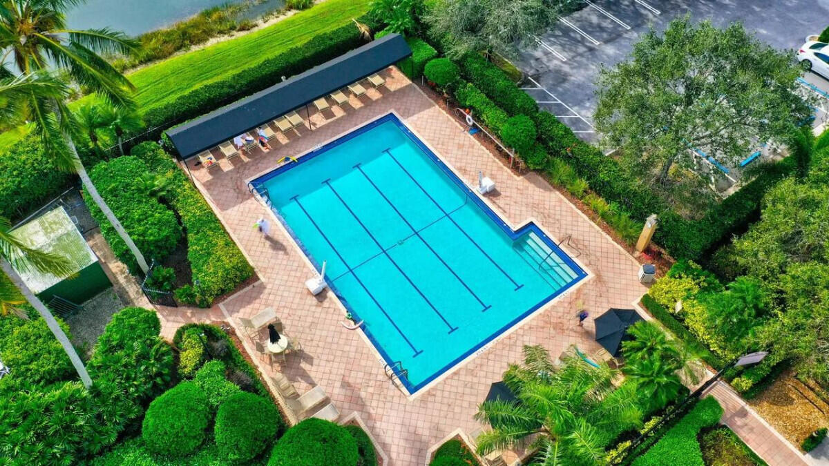 VALENCIA LAKES 3 - Residential Lease
