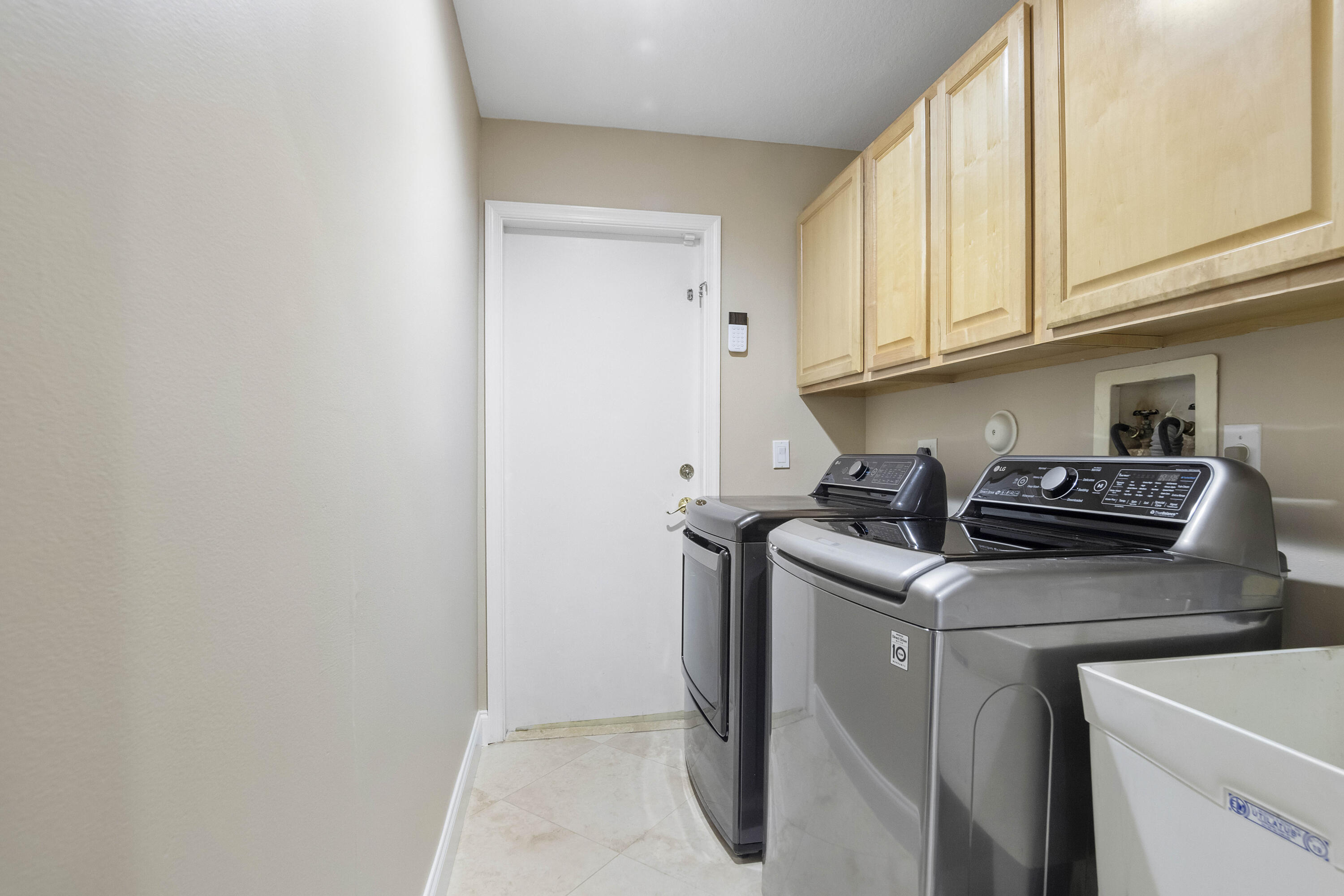 WYNDHAM CIRCLE - Residential