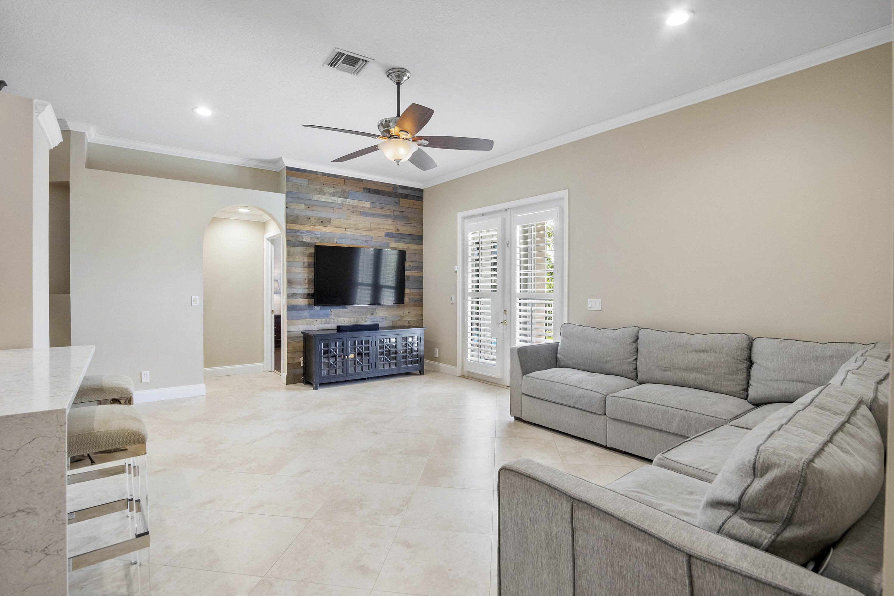WYNDHAM CIRCLE - Residential