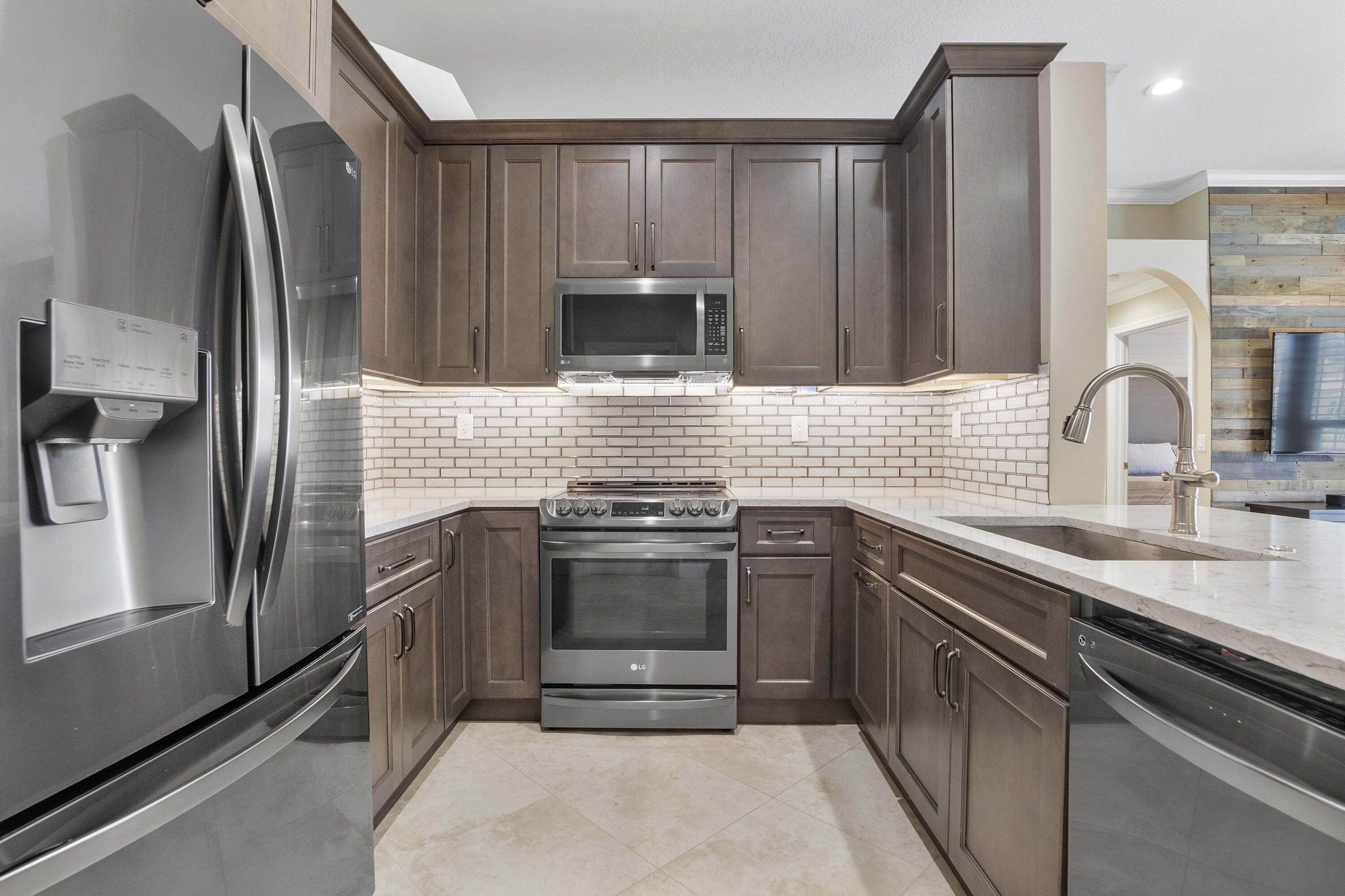 WYNDHAM CIRCLE - Residential